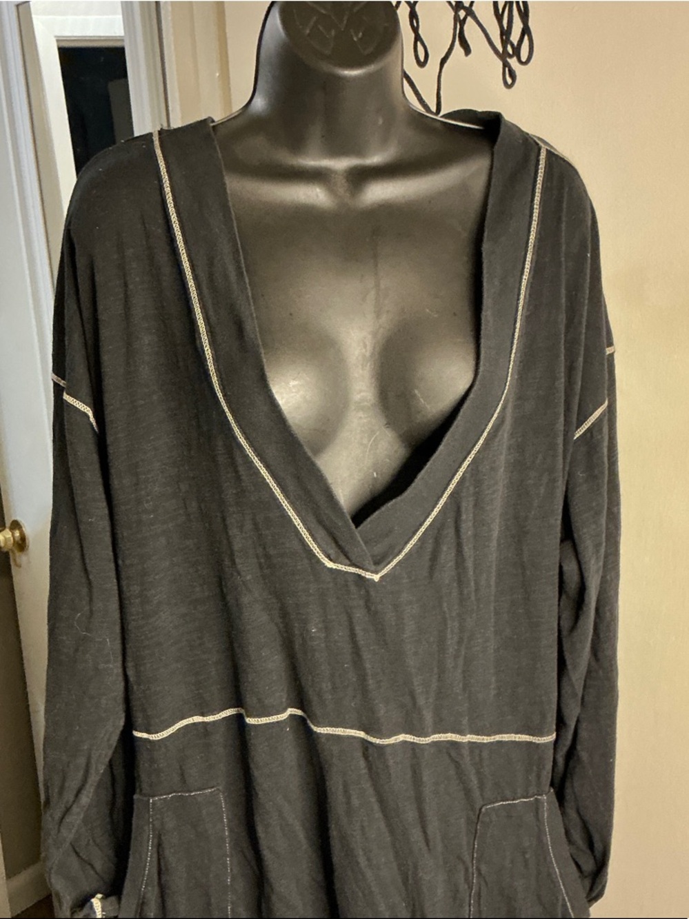 NATURAL LIFE Black V-Neck Long-Sleeve Jumpsuit with Contrast Stitching - Picture 2 of 10